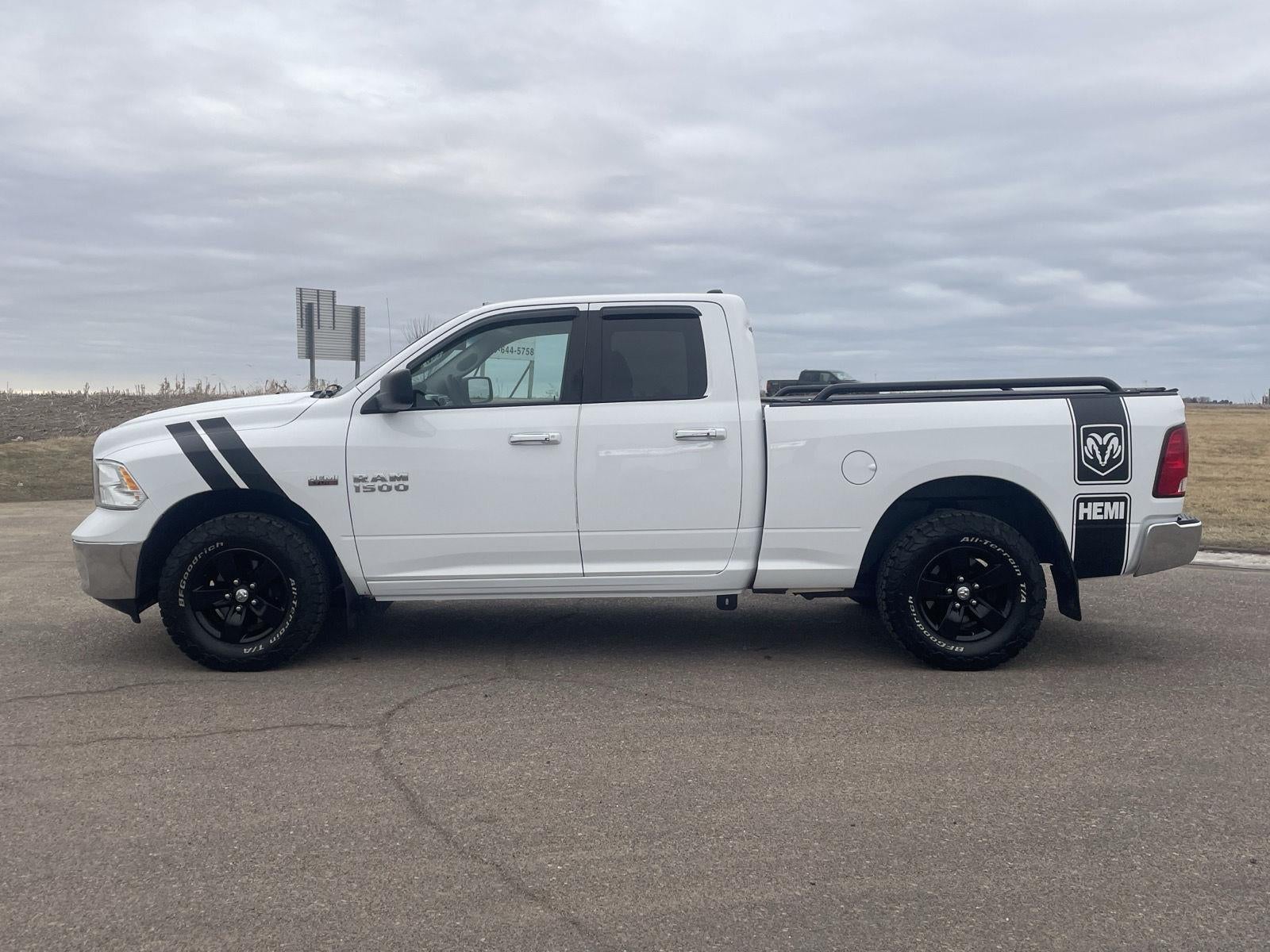 2016 RAM 1500 SLT
