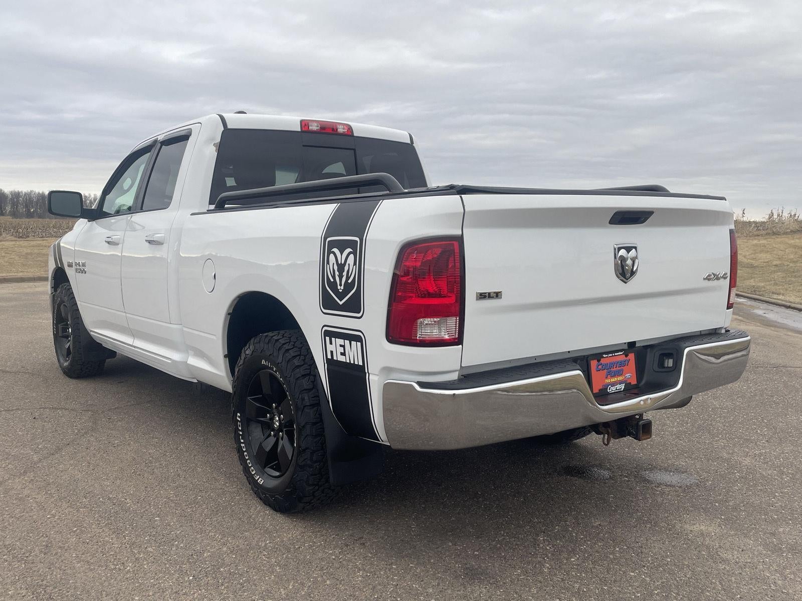 2016 RAM 1500 SLT