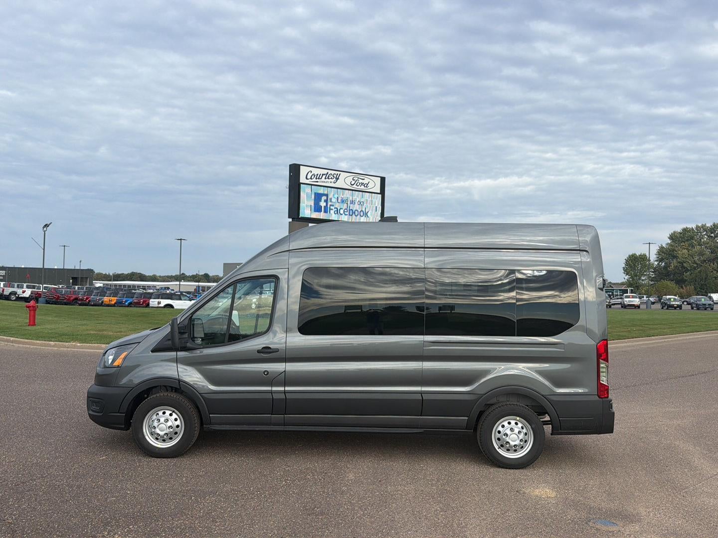 2027 Ford Transit Passenger Wagon XL