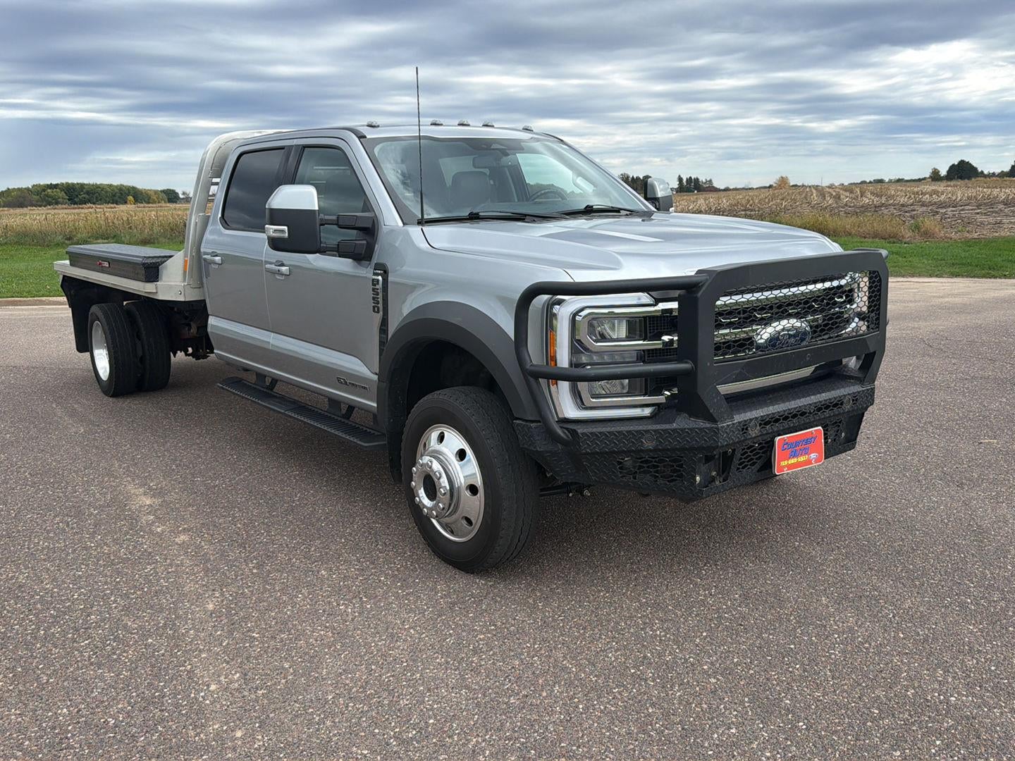 2023 Ford F-550 Super Duty Chassis Cab Lariat