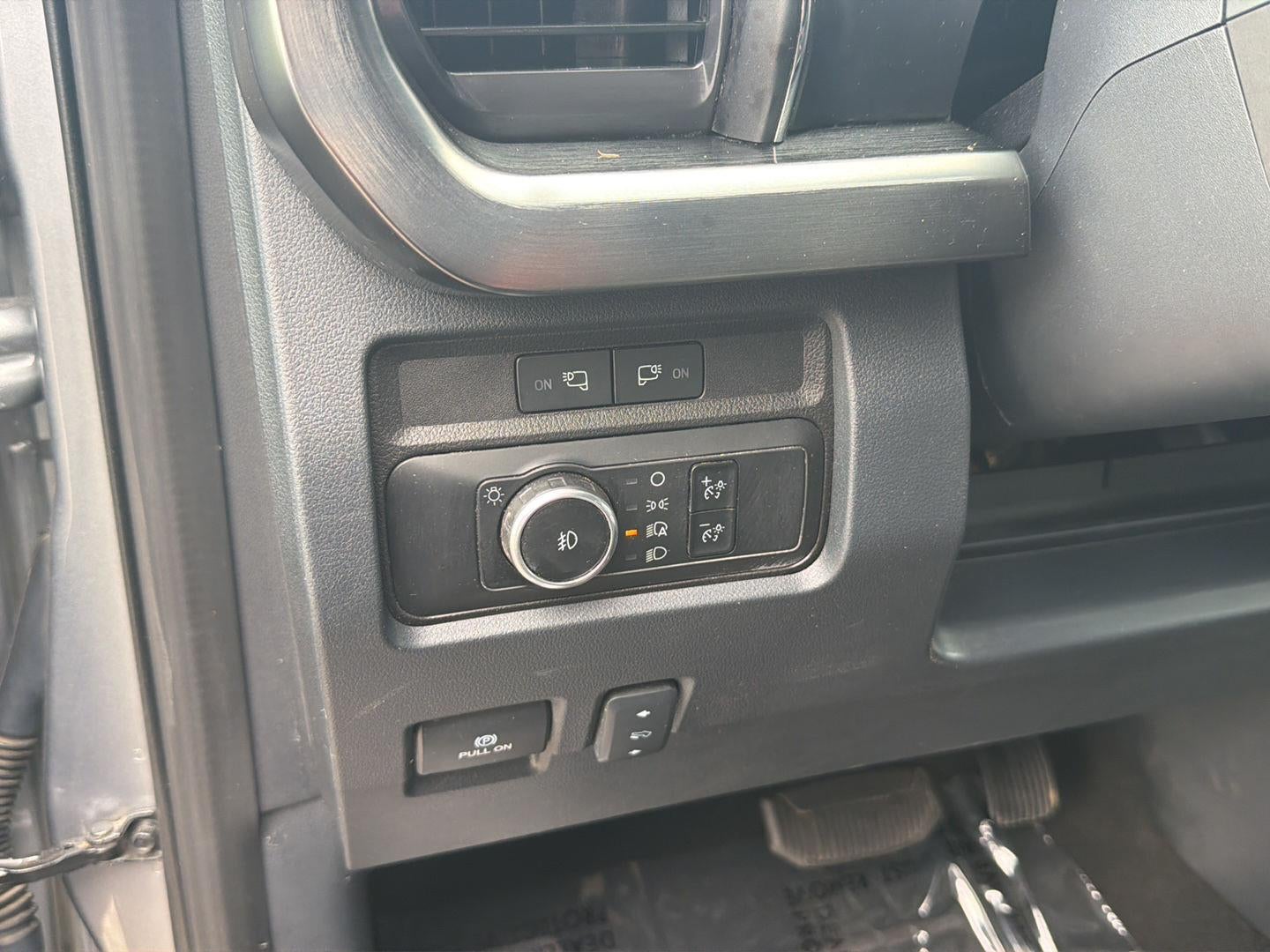2023 Ford Super Duty F-550 DRW LARIAT