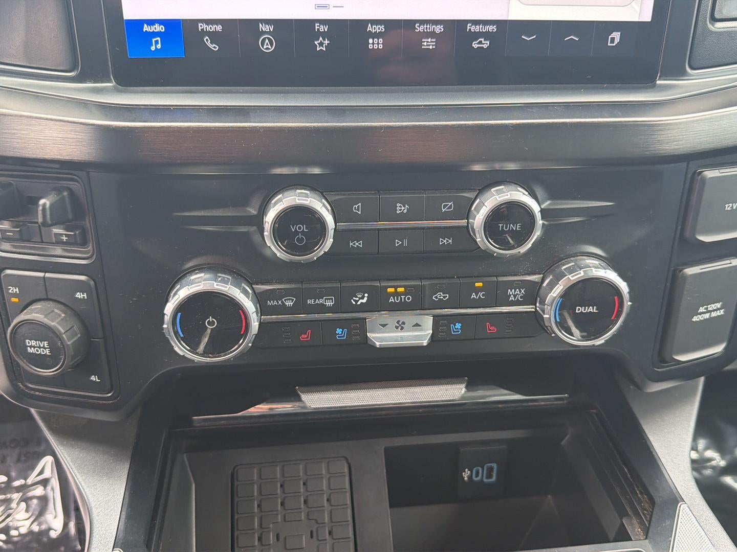 2023 Ford Super Duty F-550 DRW LARIAT