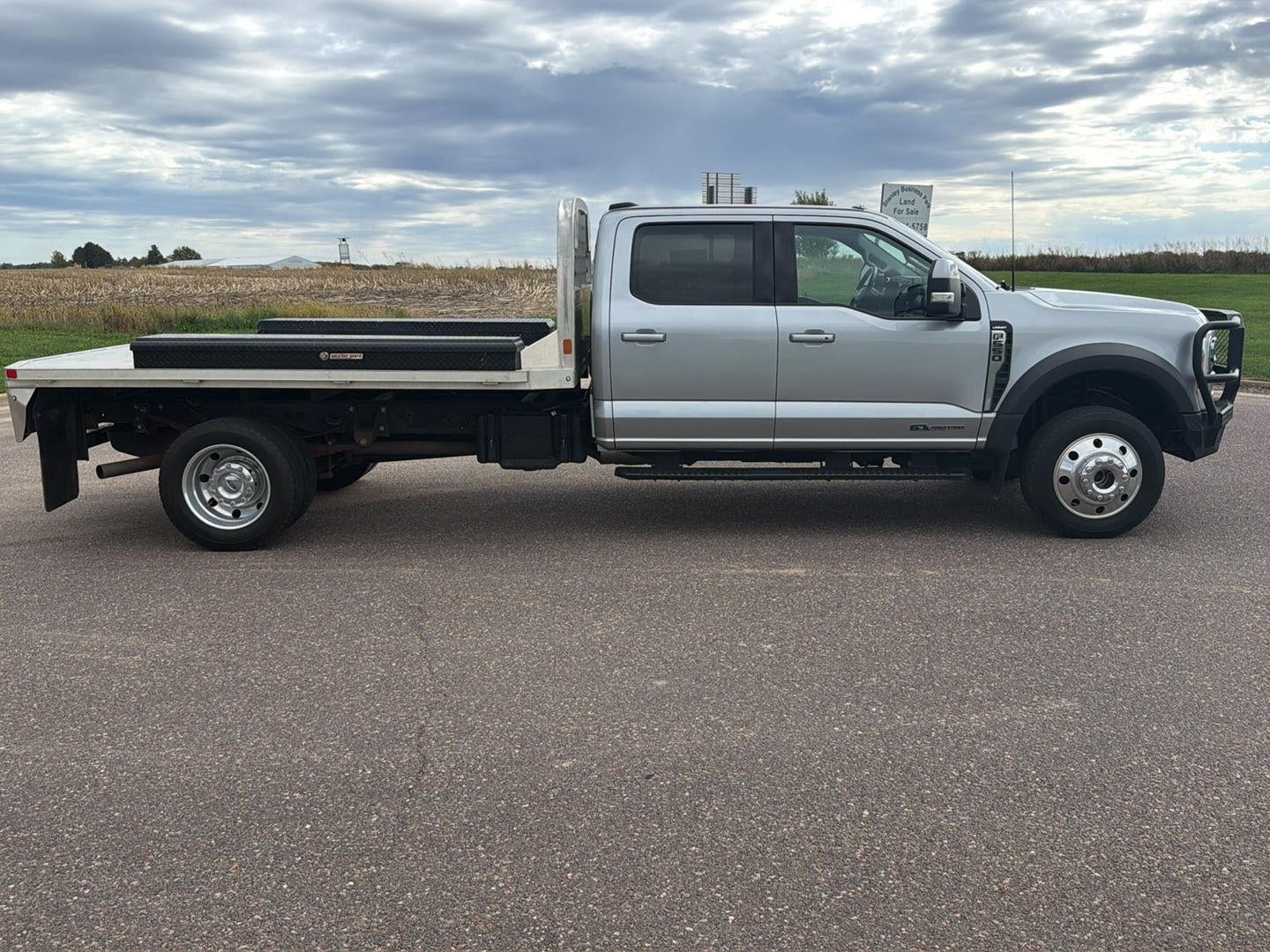 2023 Ford Super Duty F-550 DRW LARIAT