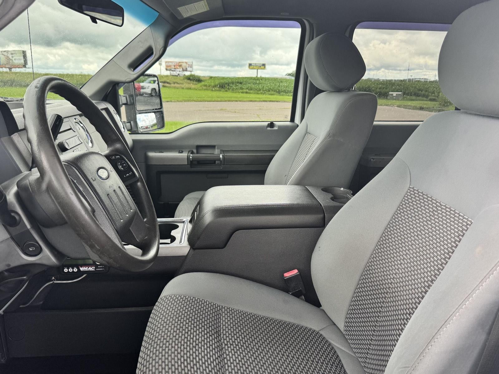 2013 Ford Super Duty F-550 DRW XLT