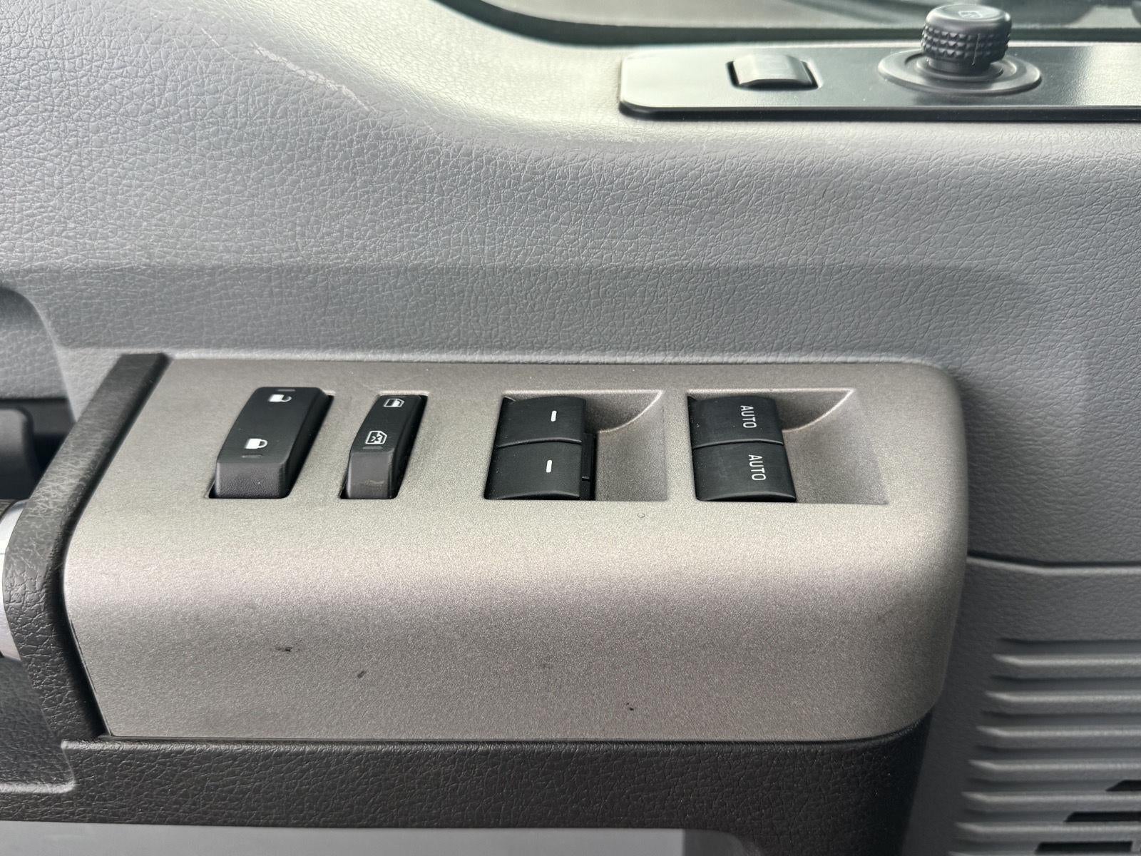 2013 Ford Super Duty F-550 DRW XLT