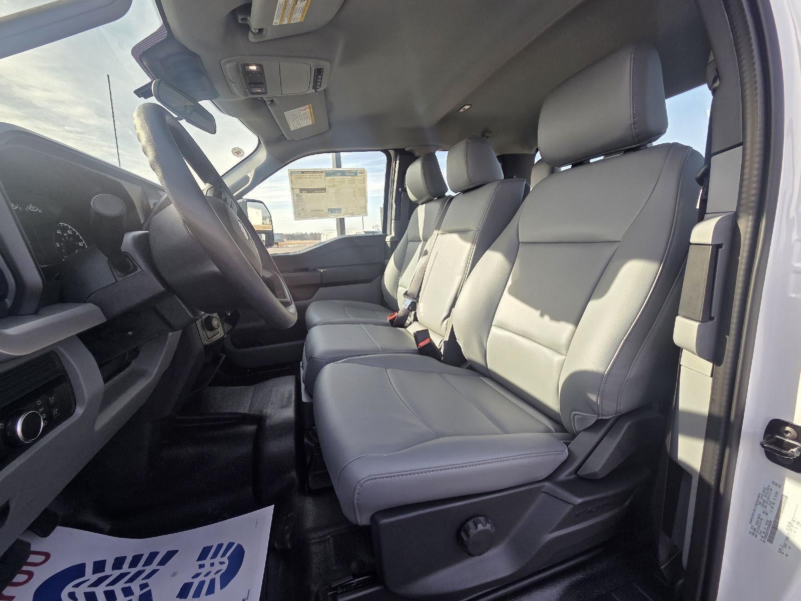 2026 Ford Super Duty F-350 DRW XL