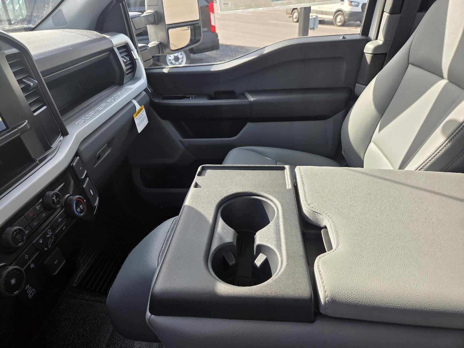 2026 Ford Super Duty F-350 DRW XL