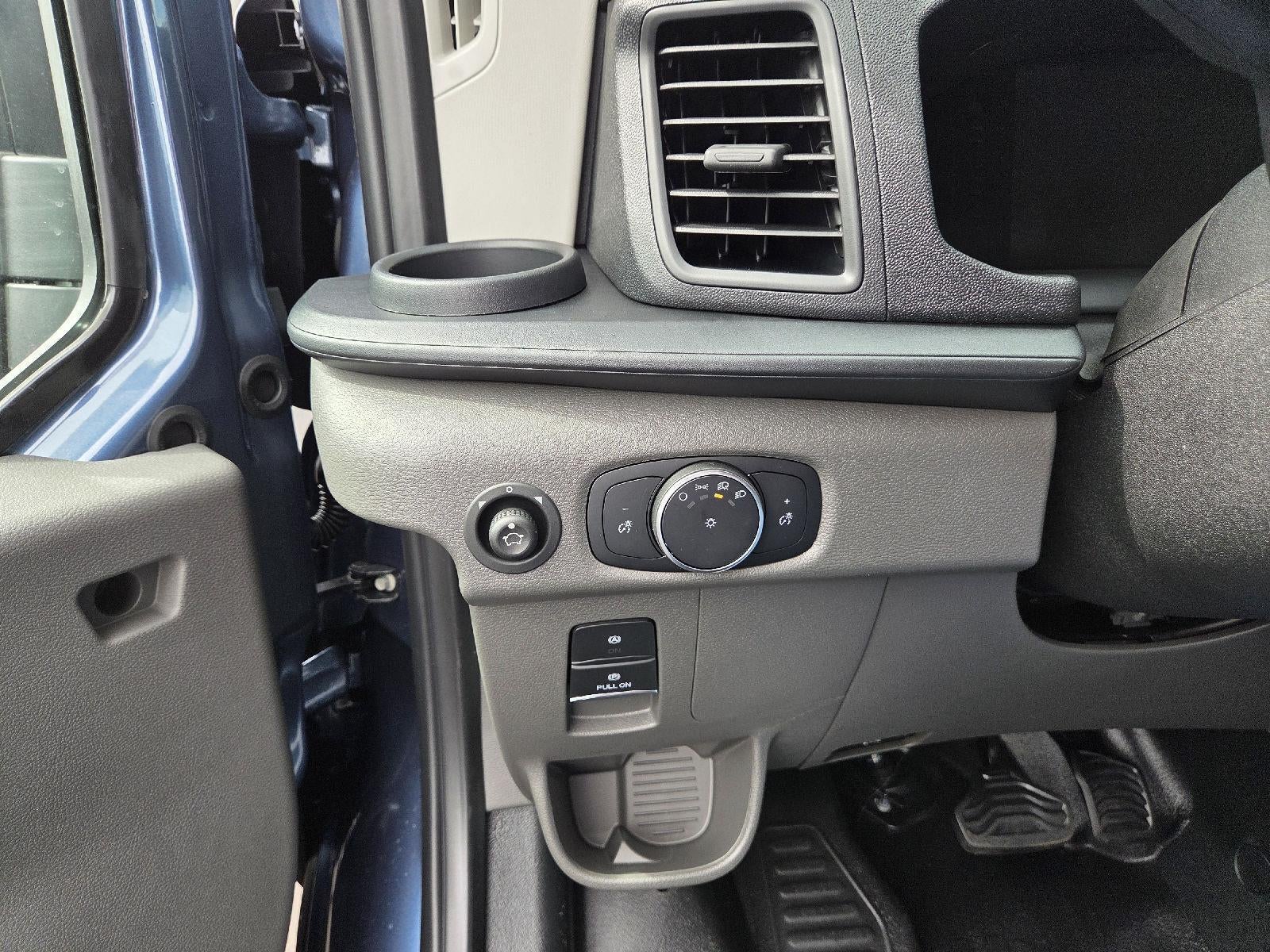 2027 Ford Transit Passenger Wagon XL