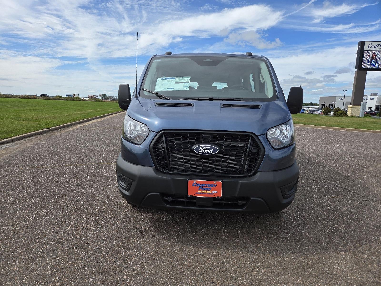 2027 Ford Transit Passenger Wagon XL