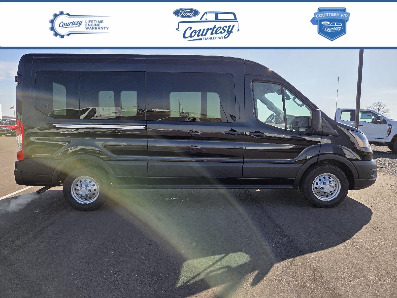 2026 Ford Transit Passenger Wagon XL