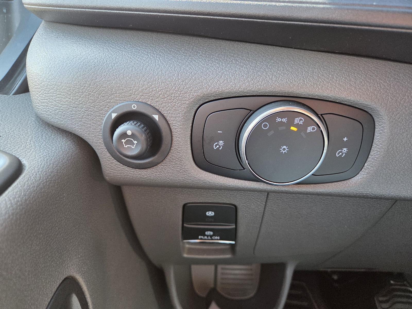 2026 Ford Transit Passenger Wagon XL