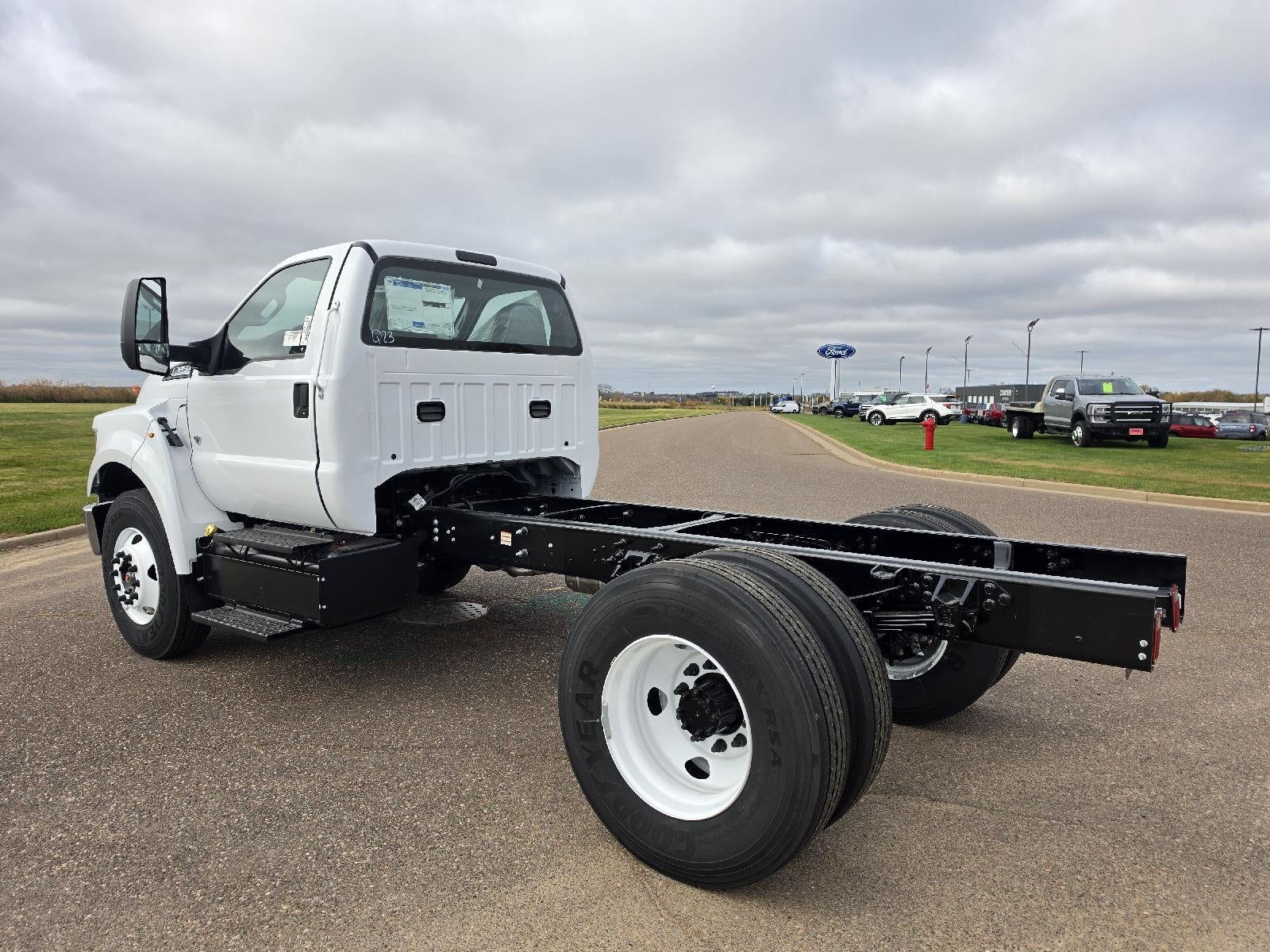 2027 Ford F-650 Straight Frame Gas F-650 SD Gas Straight Frame