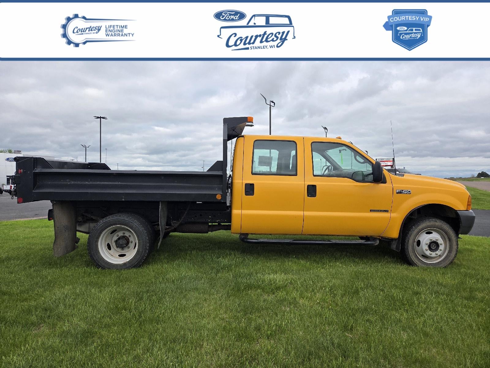 2001 Ford F-450's photo