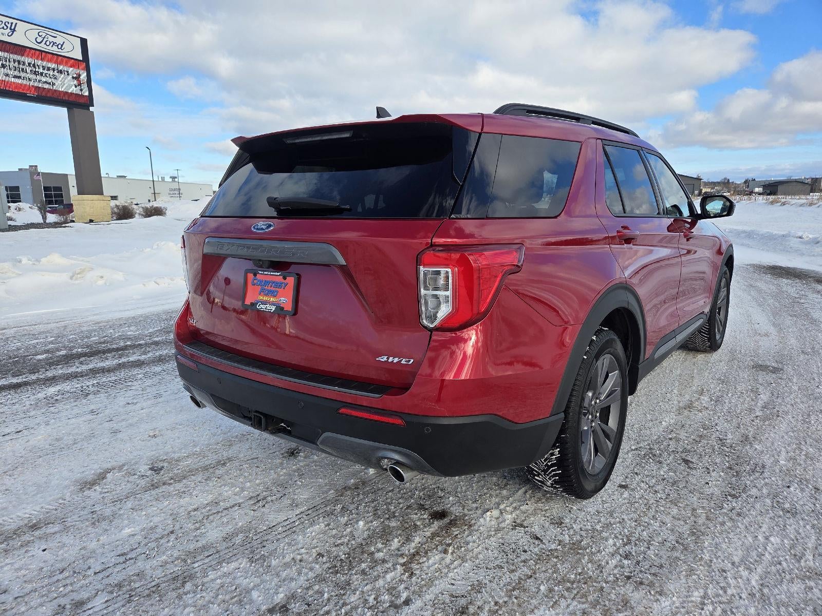 2023 Ford Explorer XLT