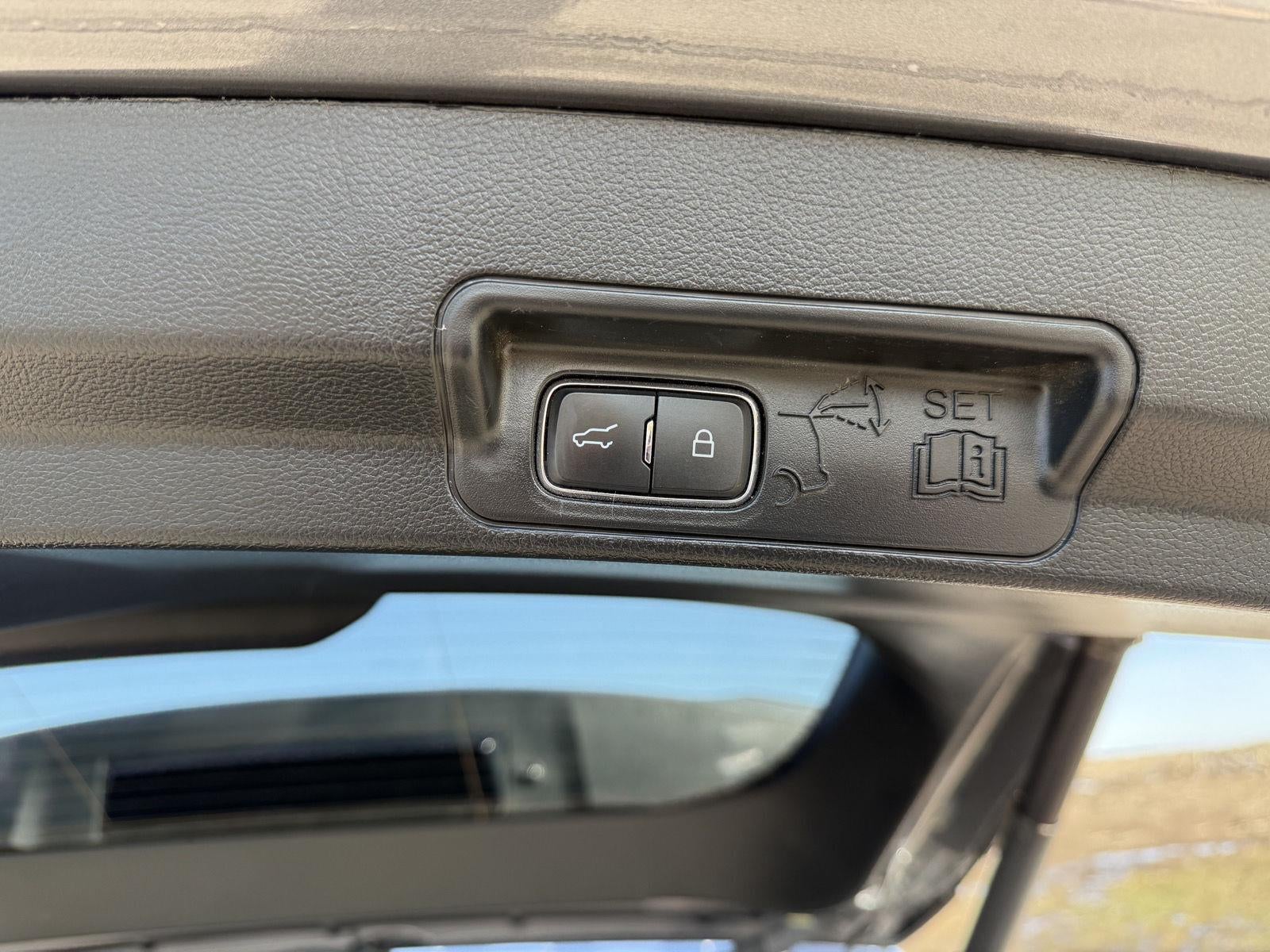 2022 Ford EXPLORER X XLT