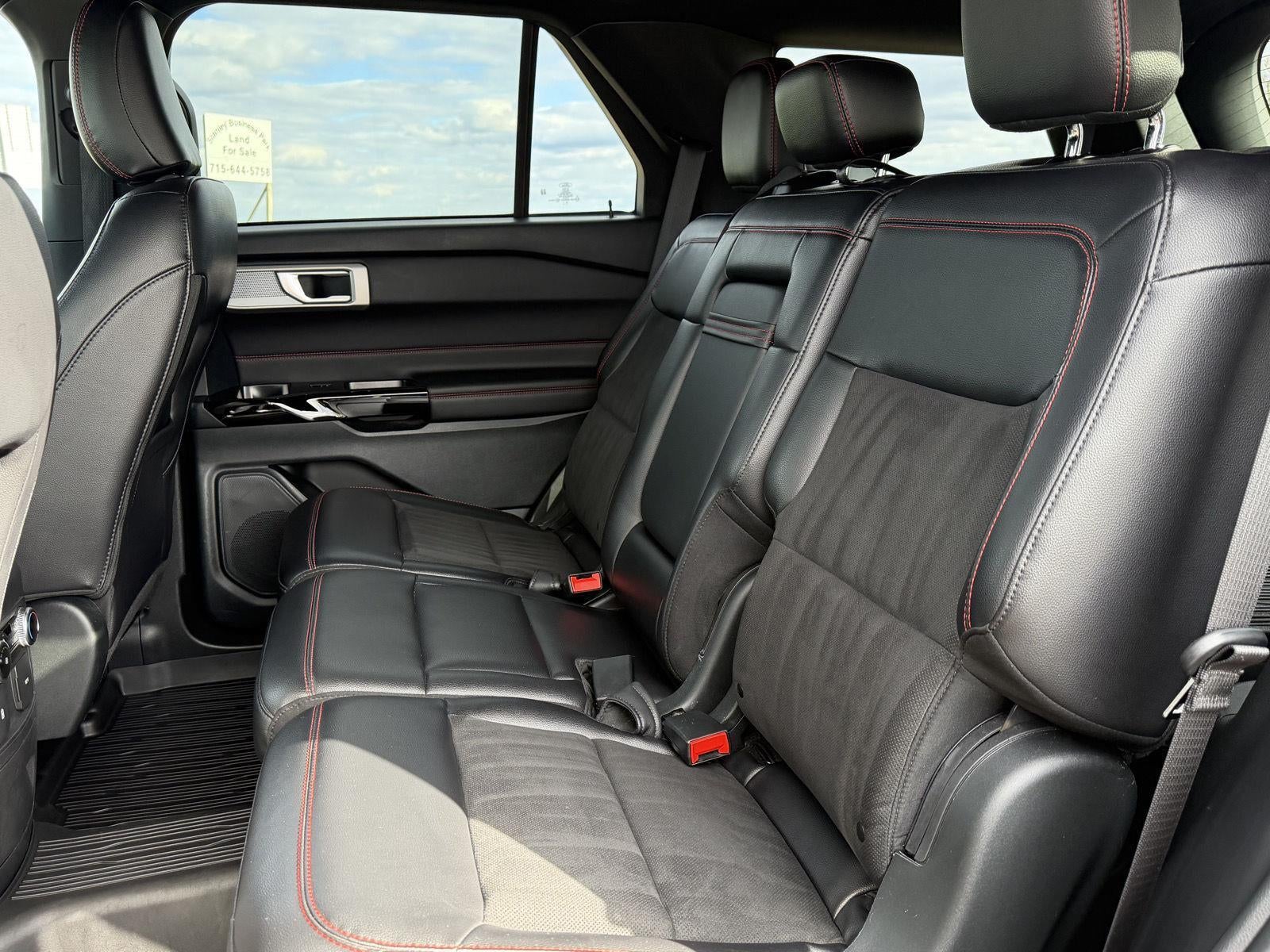 2024 Ford Explorer ST-Line