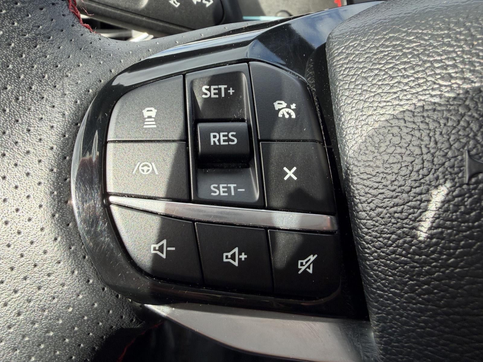 2024 Ford Explorer ST-Line