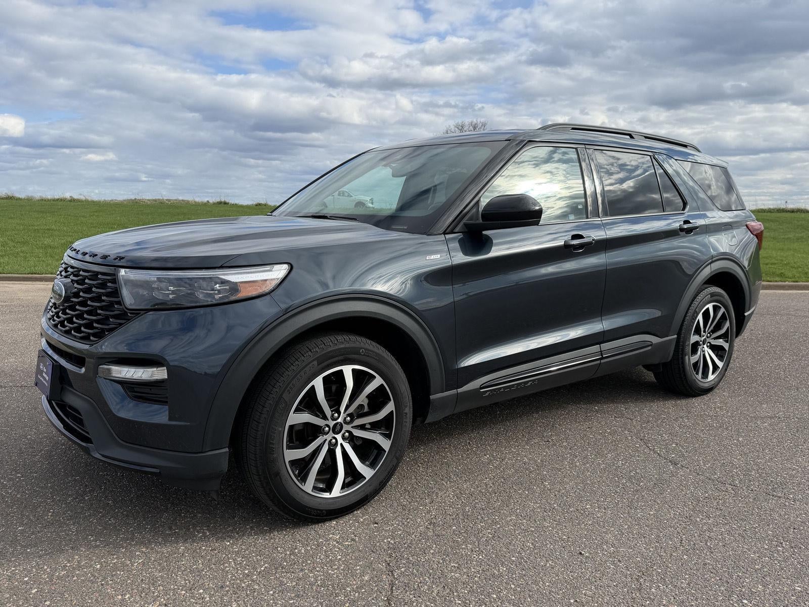 2024 Ford Explorer ST-Line