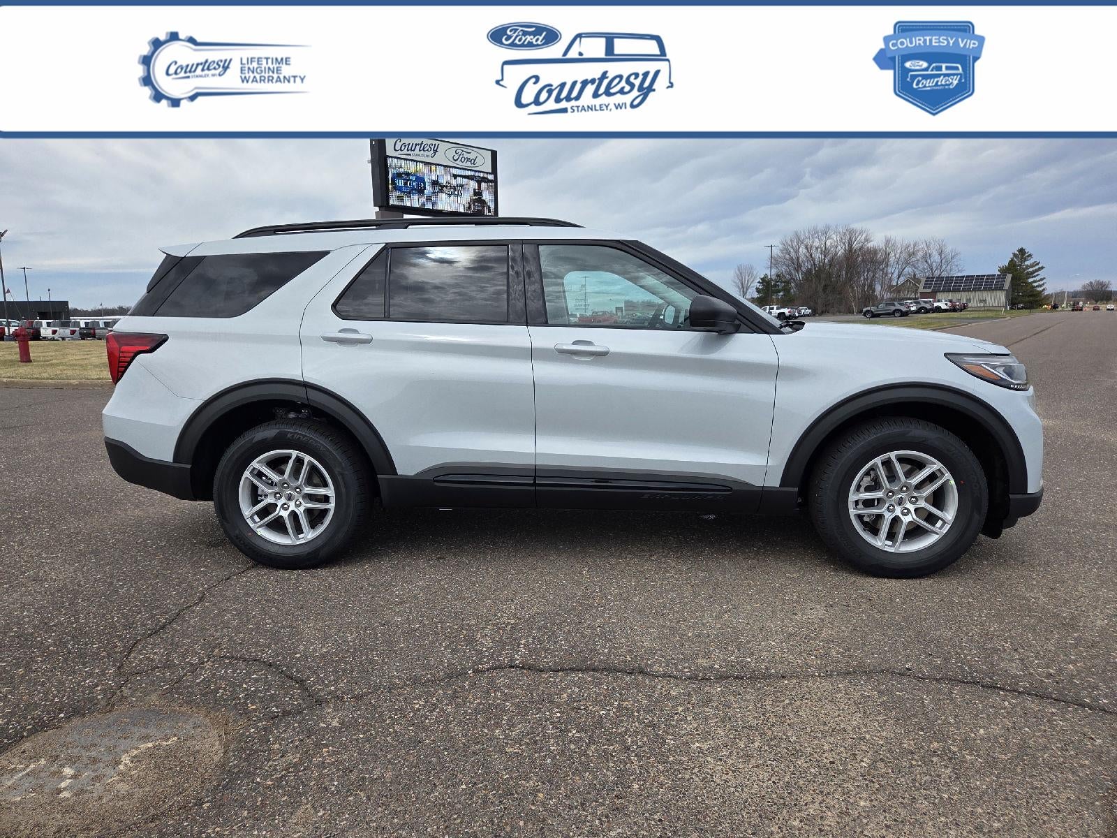 2026 Ford Explorer Active w/200A Pkg