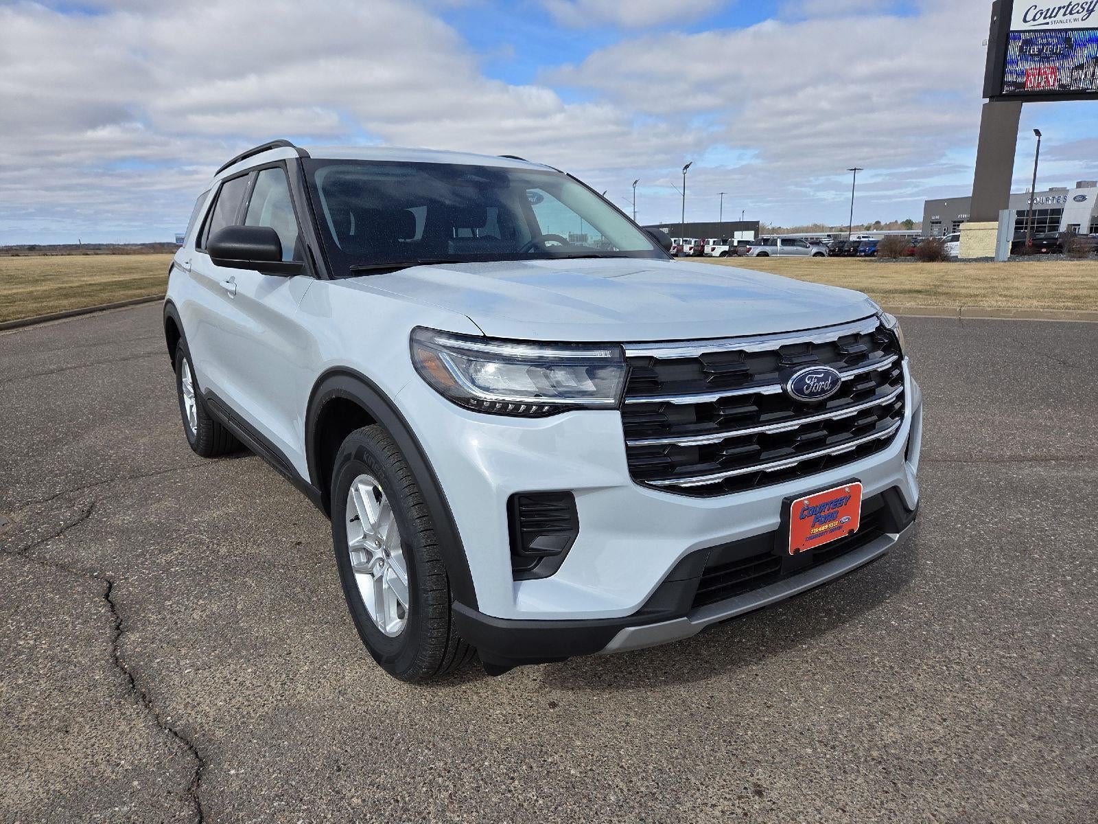 2026 Ford Explorer Active w/200A Pkg