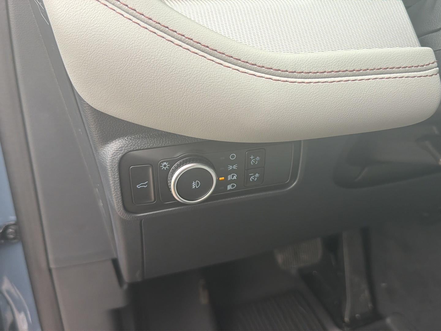 2027 Ford Explorer Active w/200A Pkg