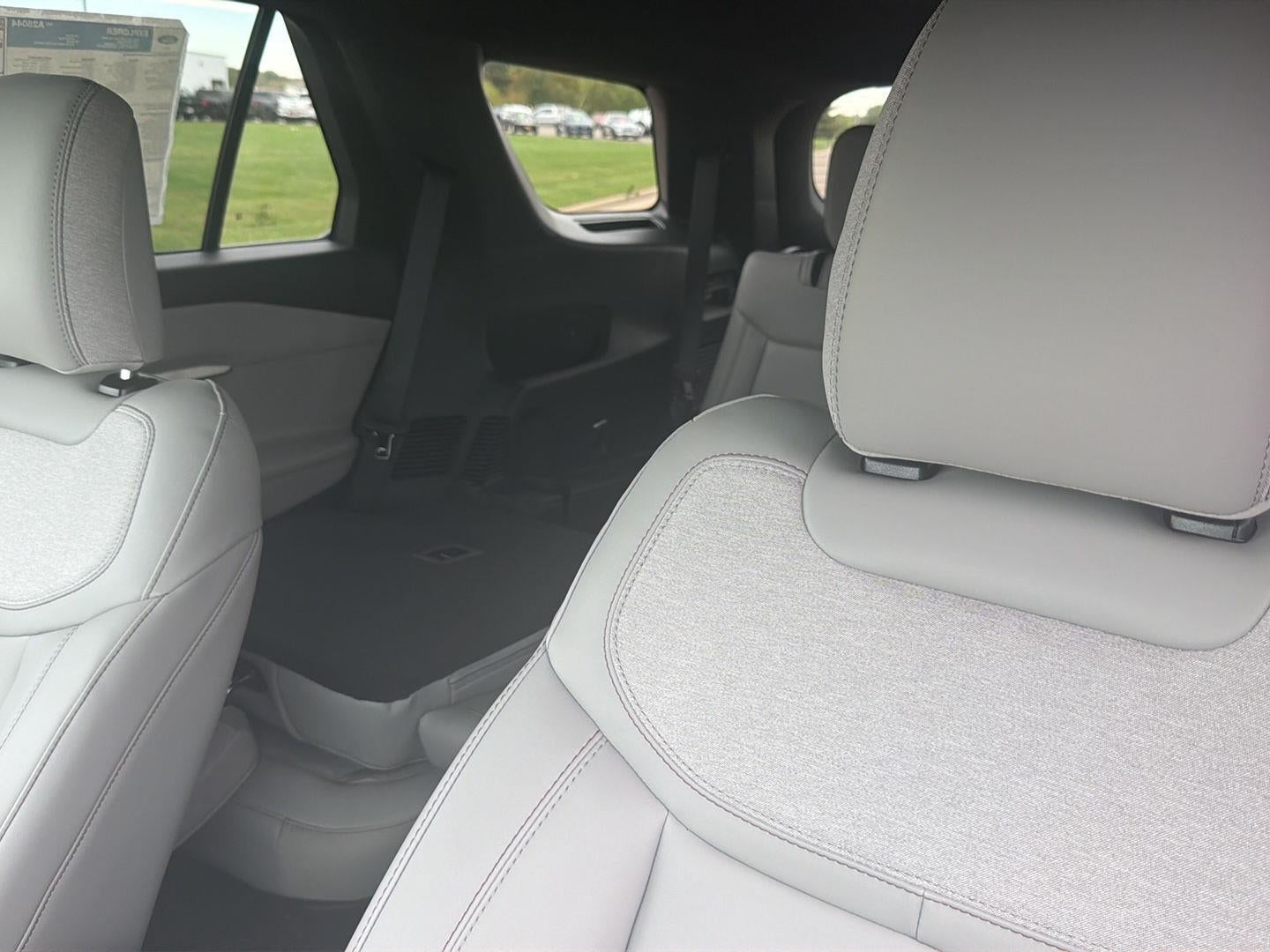 2027 Ford Explorer Active w/200A Pkg