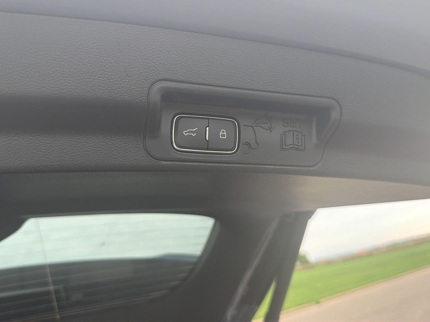 2027 Ford Explorer Active w/200A Pkg