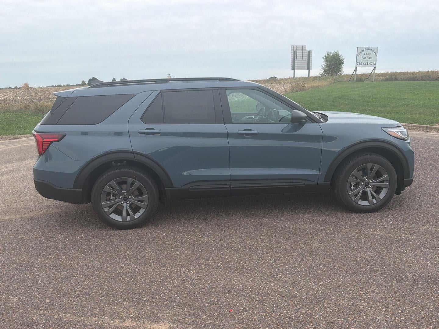 2027 Ford Explorer Active w/200A Pkg
