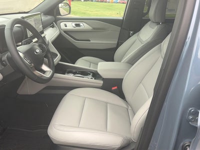 2027 Ford Explorer Active w/200A Pkg