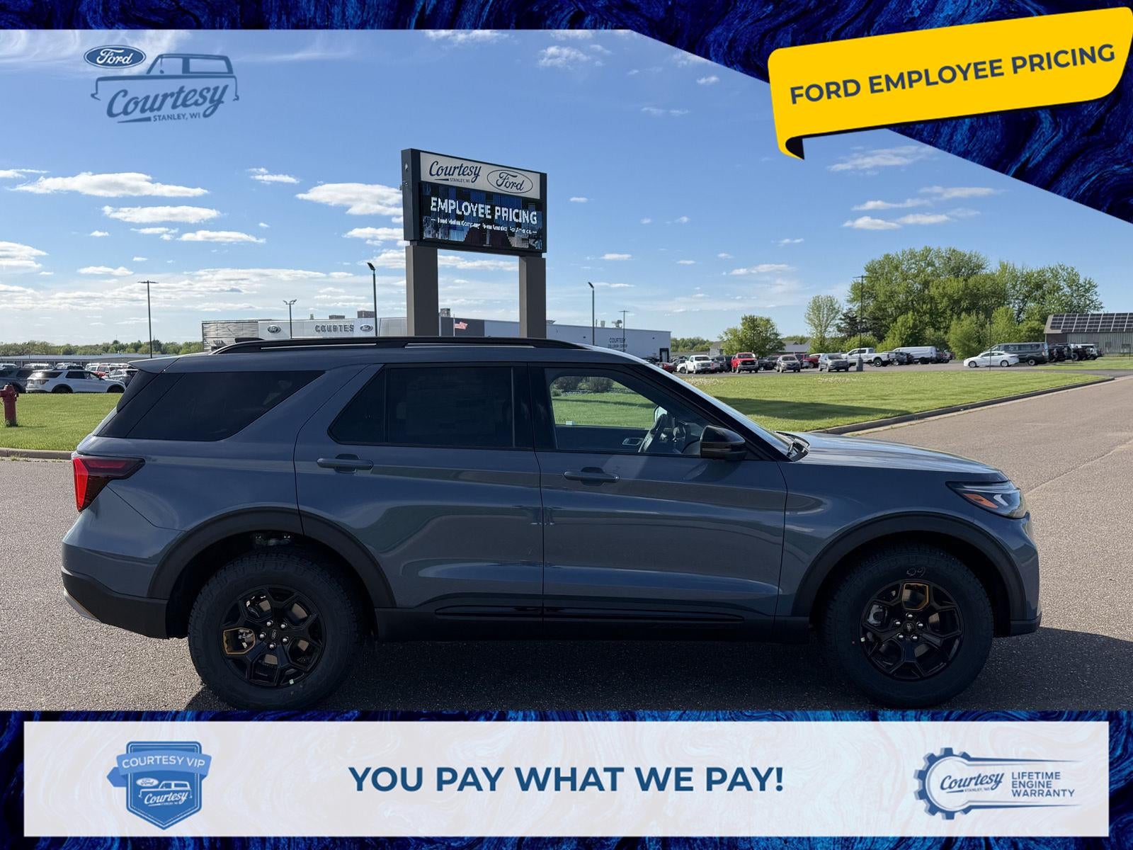 2026 Ford Explorer Tremor 4WD's photo
