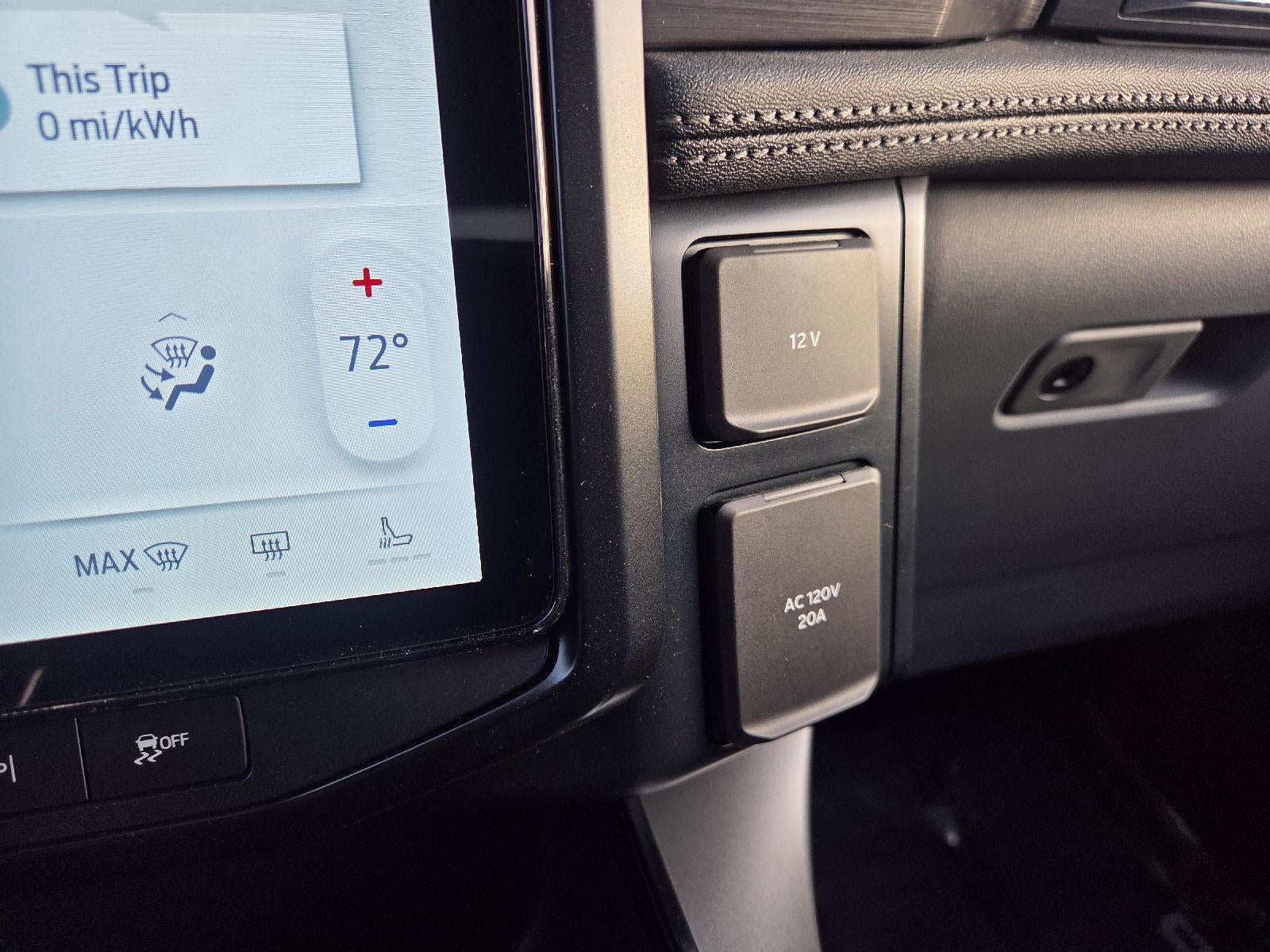 2025 Ford F-150 Lightning Flash