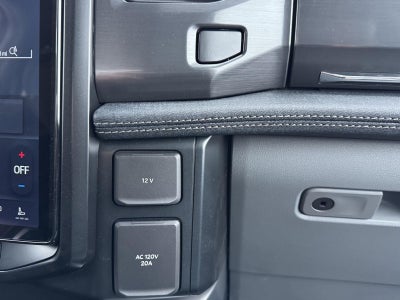 2025 Ford F-150 Lightning Flash