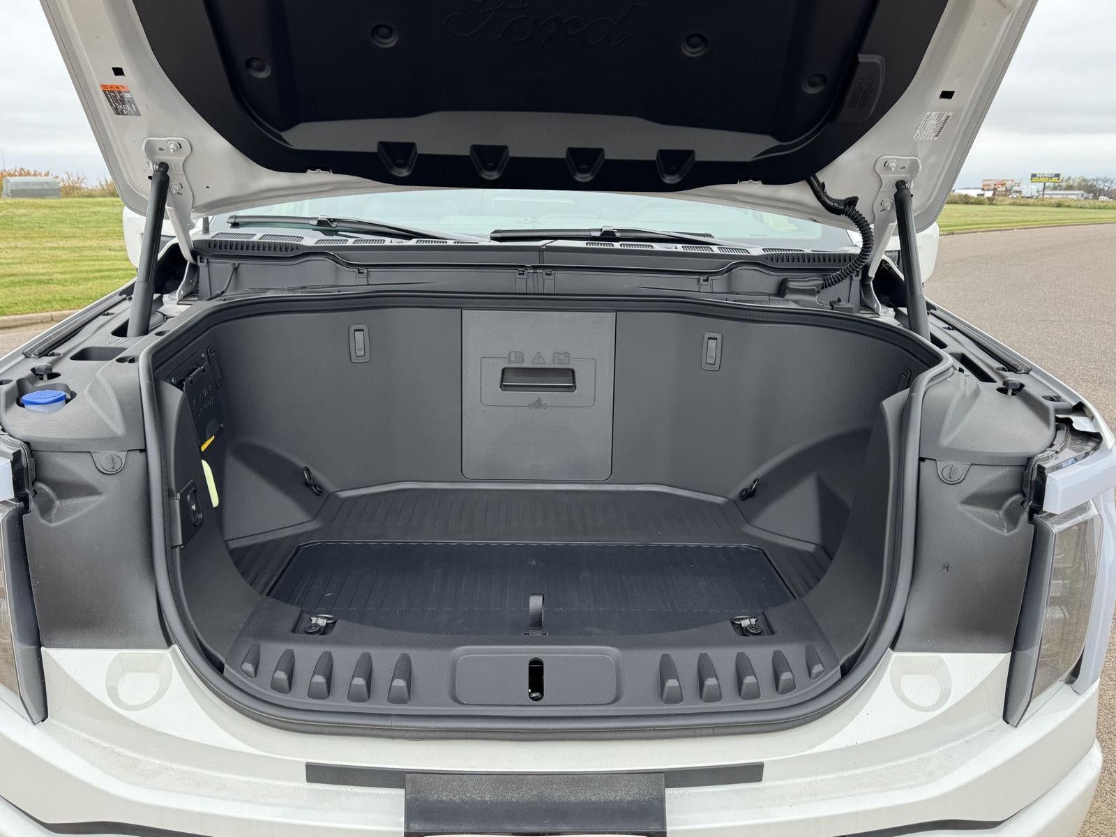 2025 Ford F-150 Lightning LARIAT