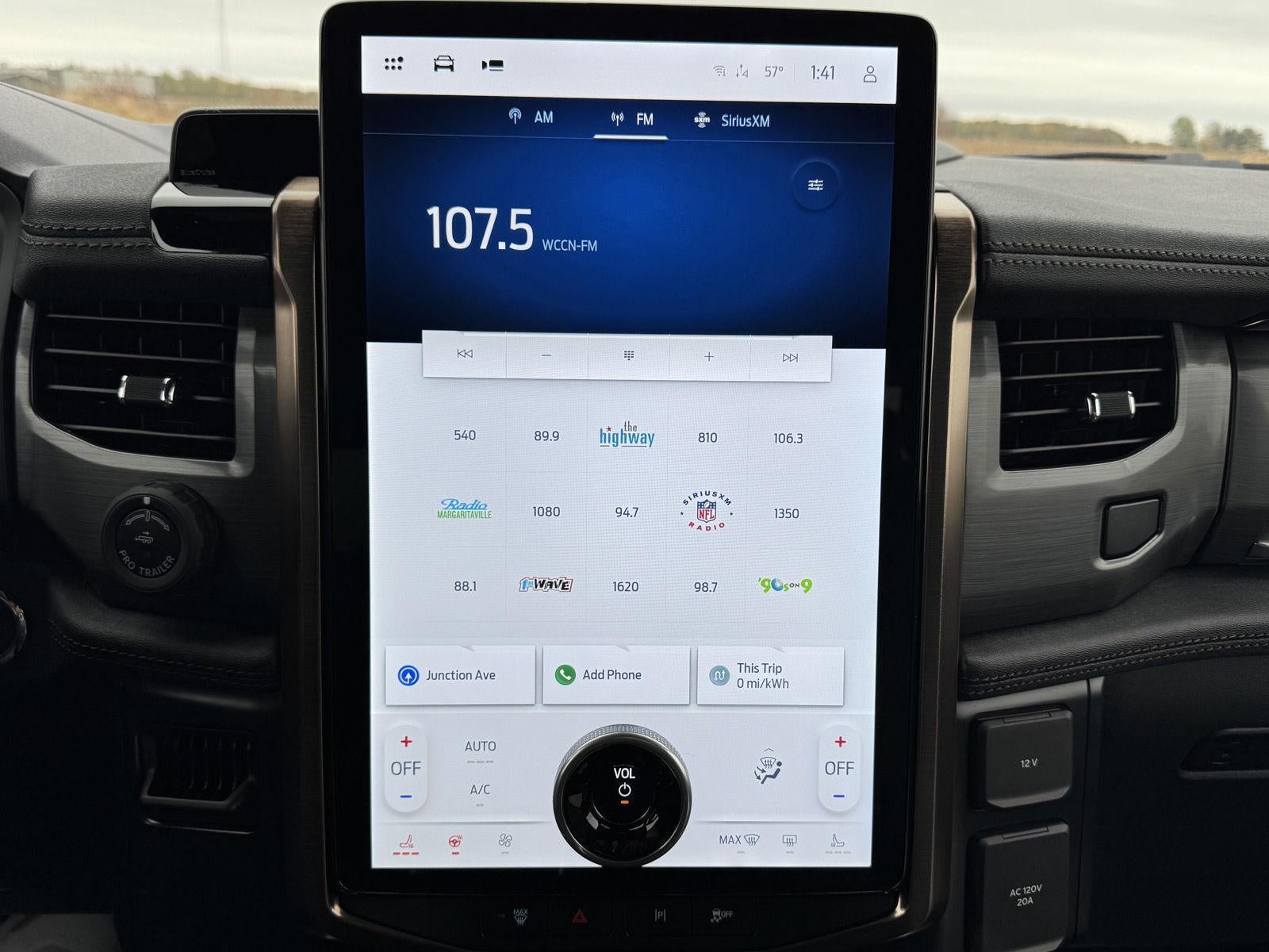 2025 Ford F-150 Lightning LARIAT