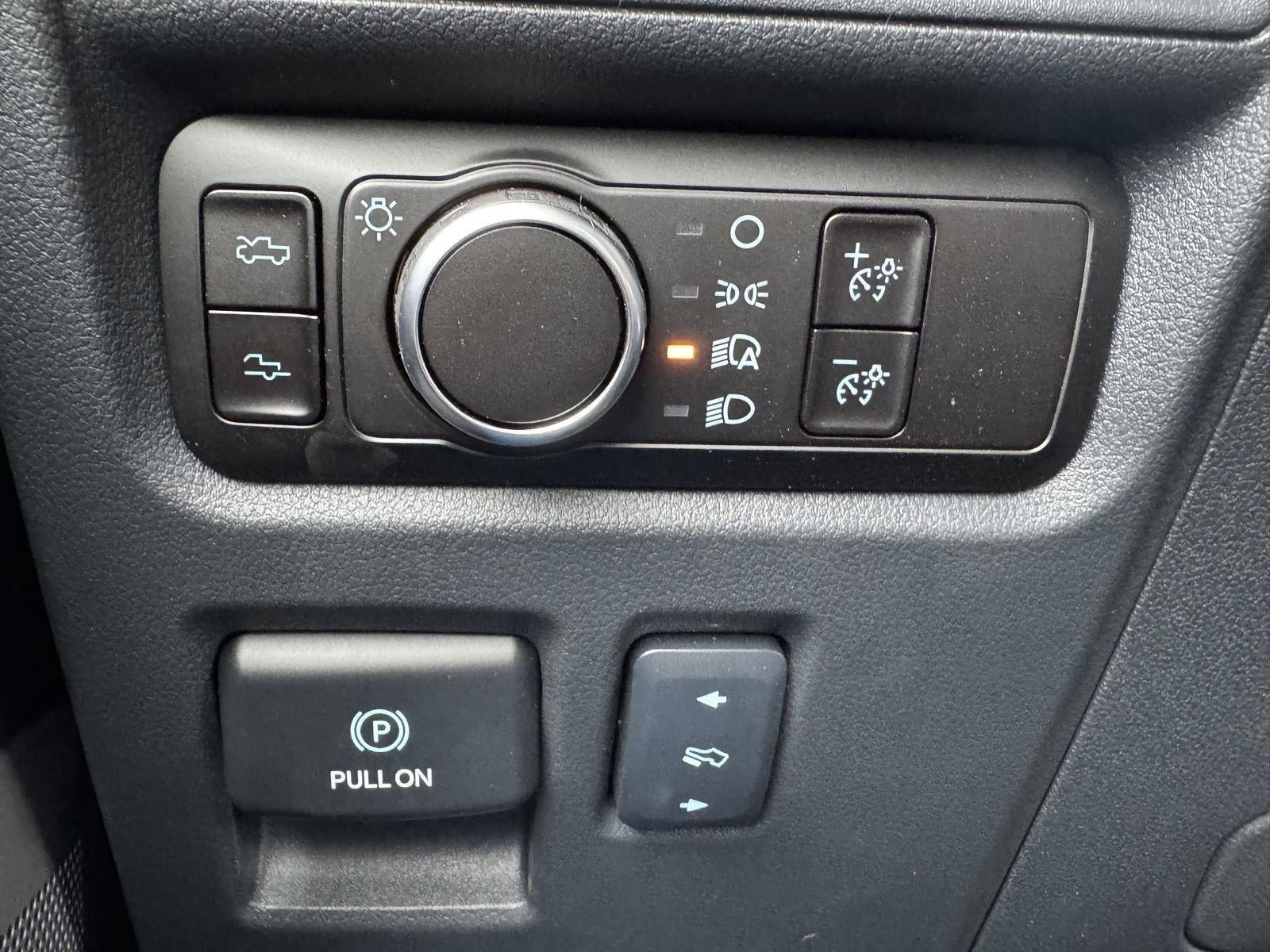 2025 Ford F-150 Lightning LARIAT