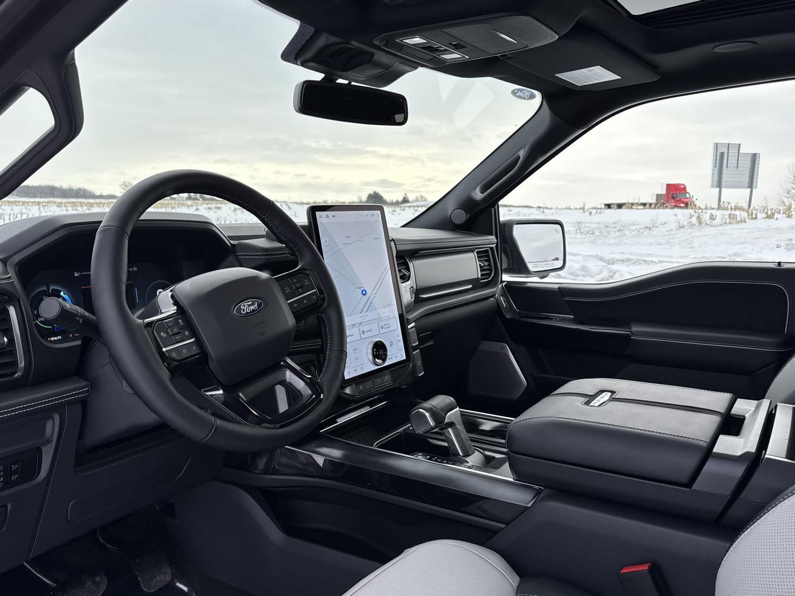 2025 Ford F-150 Lightning Platinum