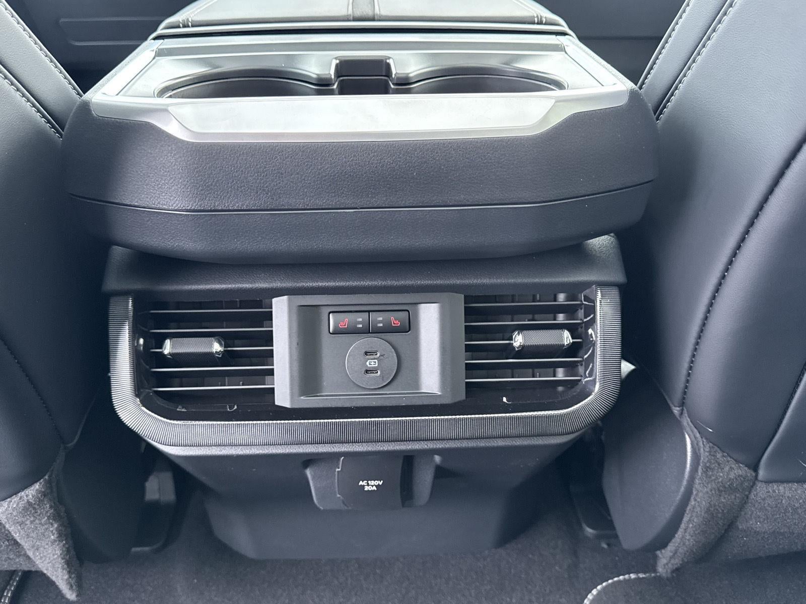 2025 Ford F-150 Lightning Platinum