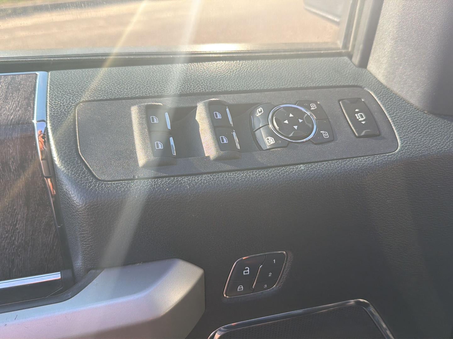 2017 Ford Super Duty F-250 SRW Lariat