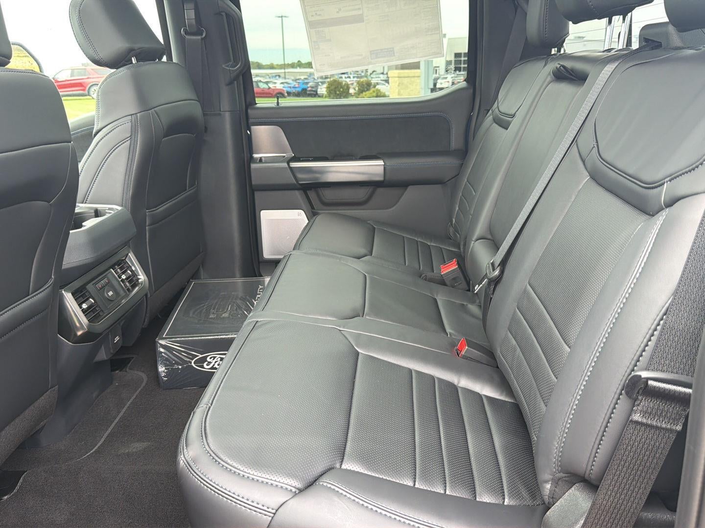 2027 Ford Super Duty F-250 SRW Platinum