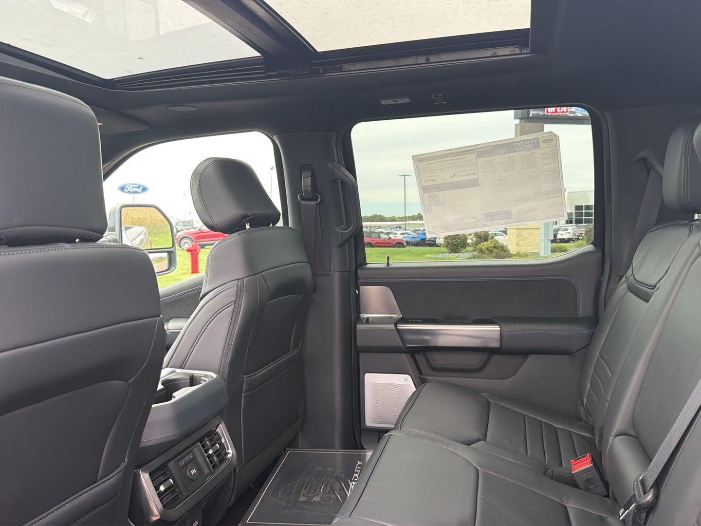 2027 Ford Super Duty F-250 SRW Platinum