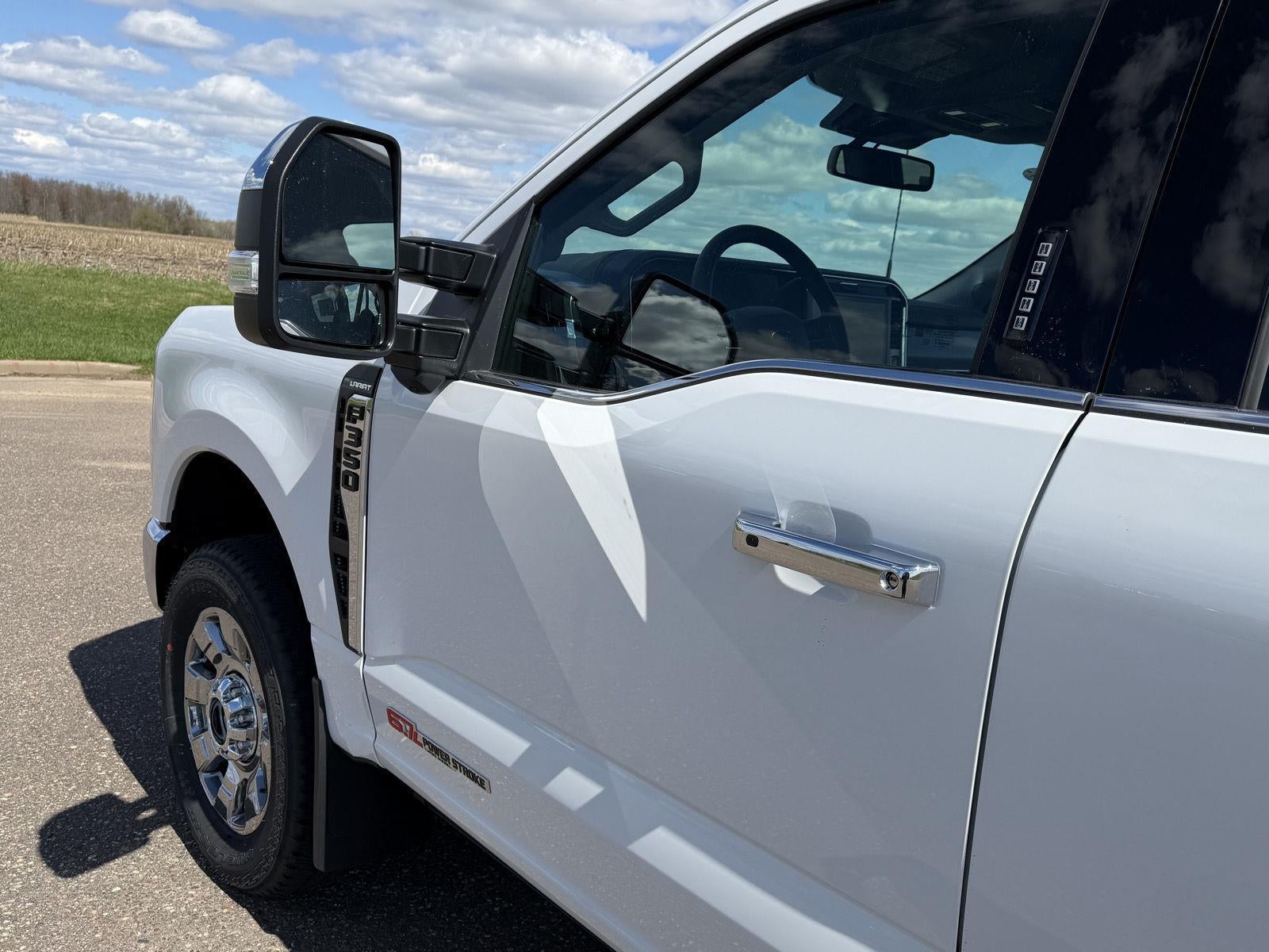 2026 Ford Super Duty F-350 SRW LARIAT