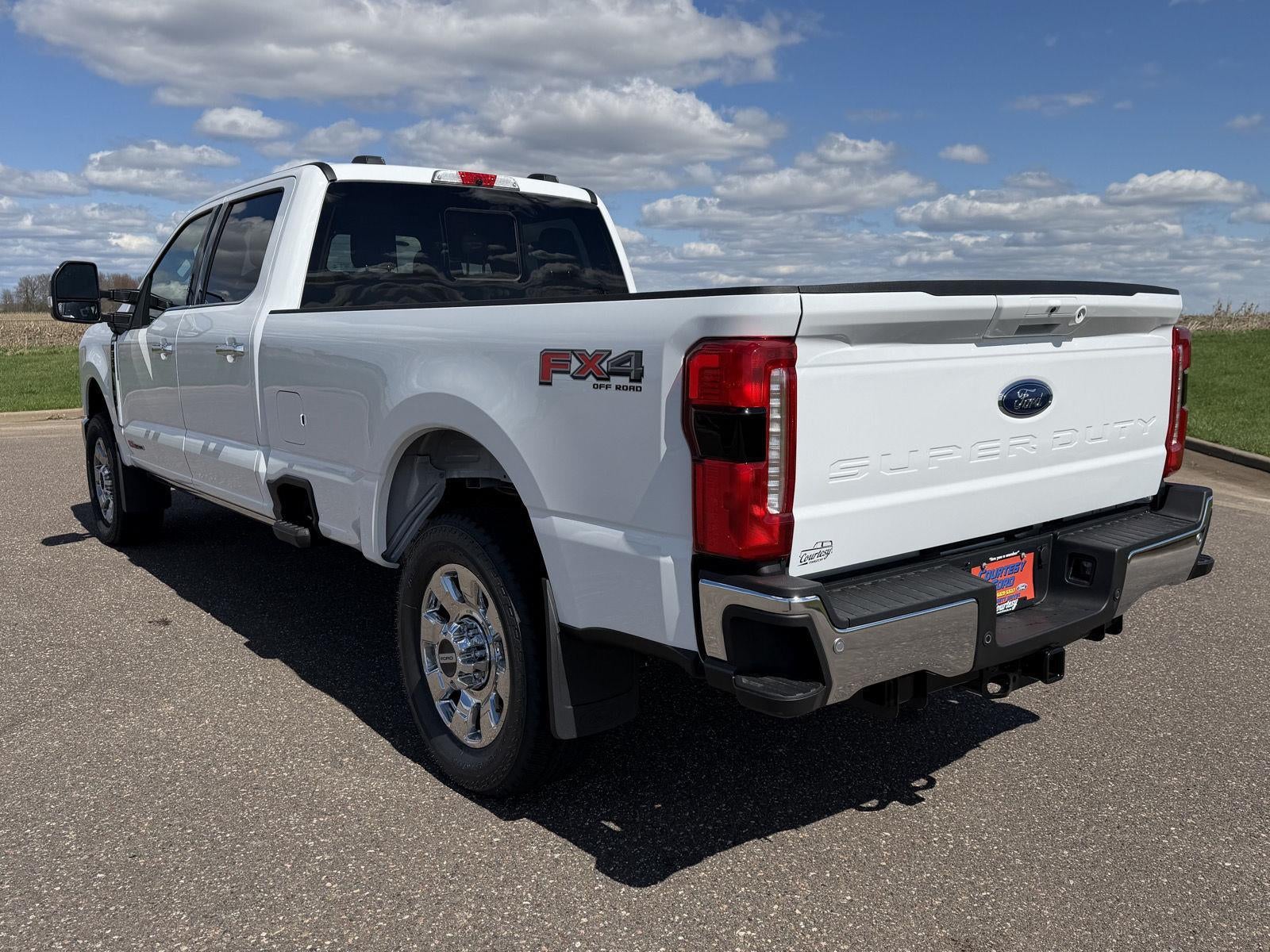 2026 Ford Super Duty F-350 SRW LARIAT