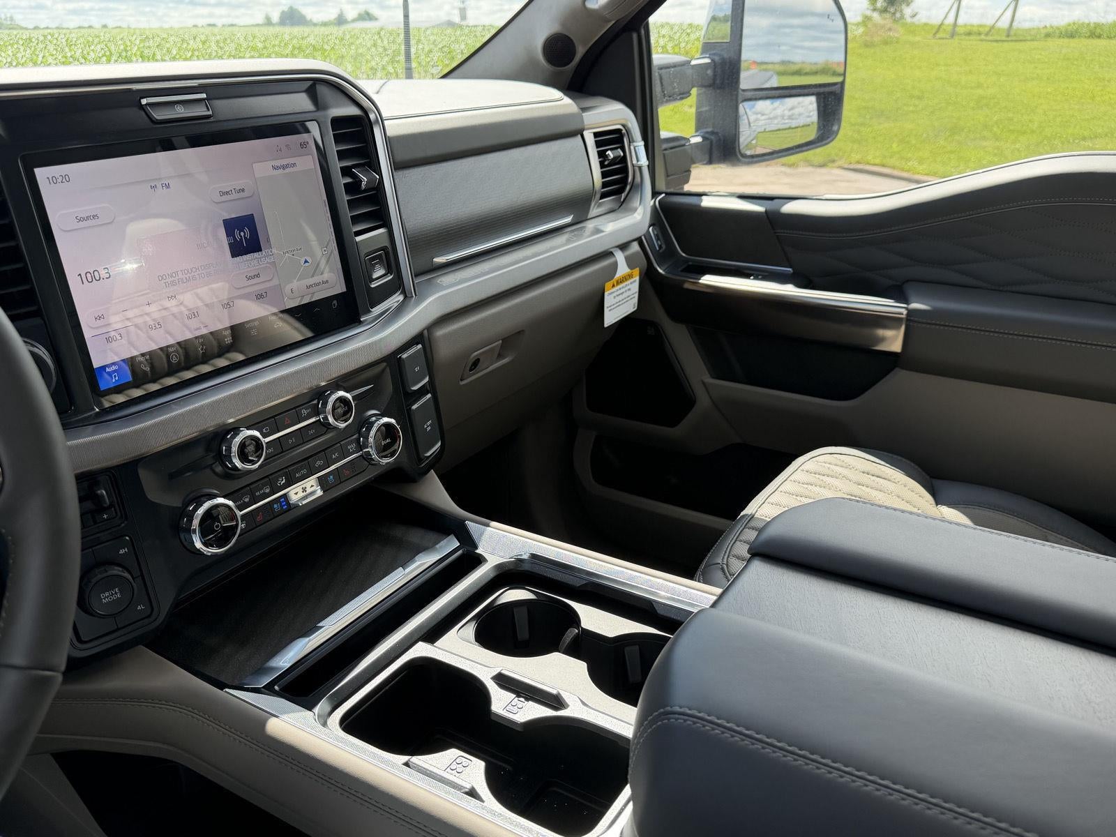 2026 Ford Super Duty F-350 SRW Platinum