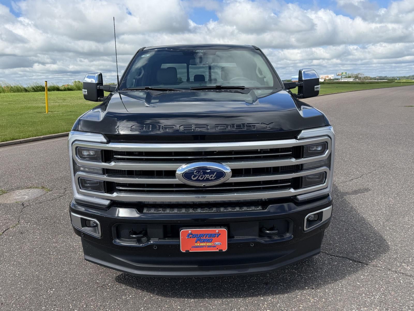 2026 Ford Super Duty F-350 SRW Platinum
