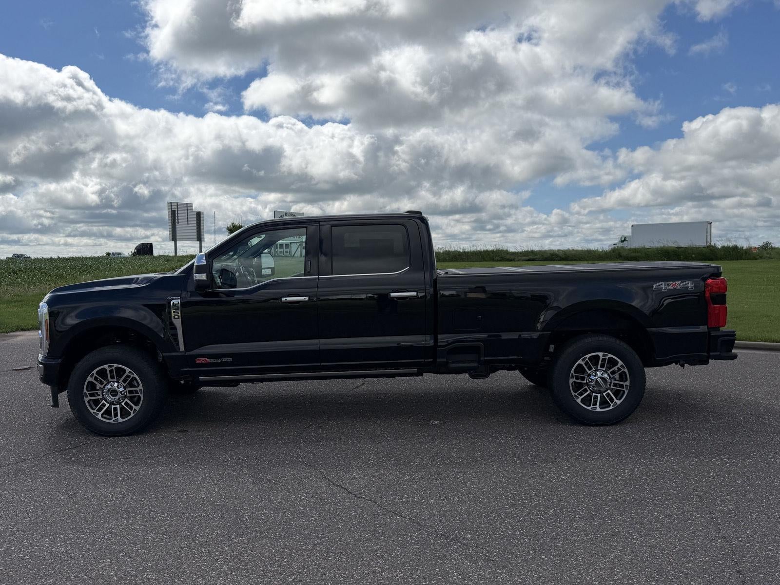 2026 Ford Super Duty F-350 SRW Platinum