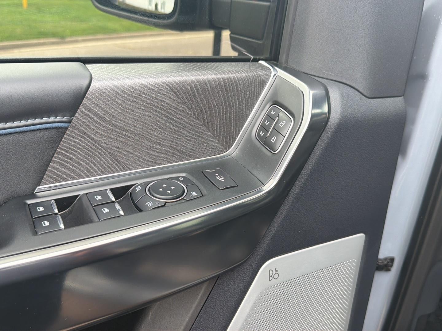 2025 Ford Super Duty F-350 SRW Platinum