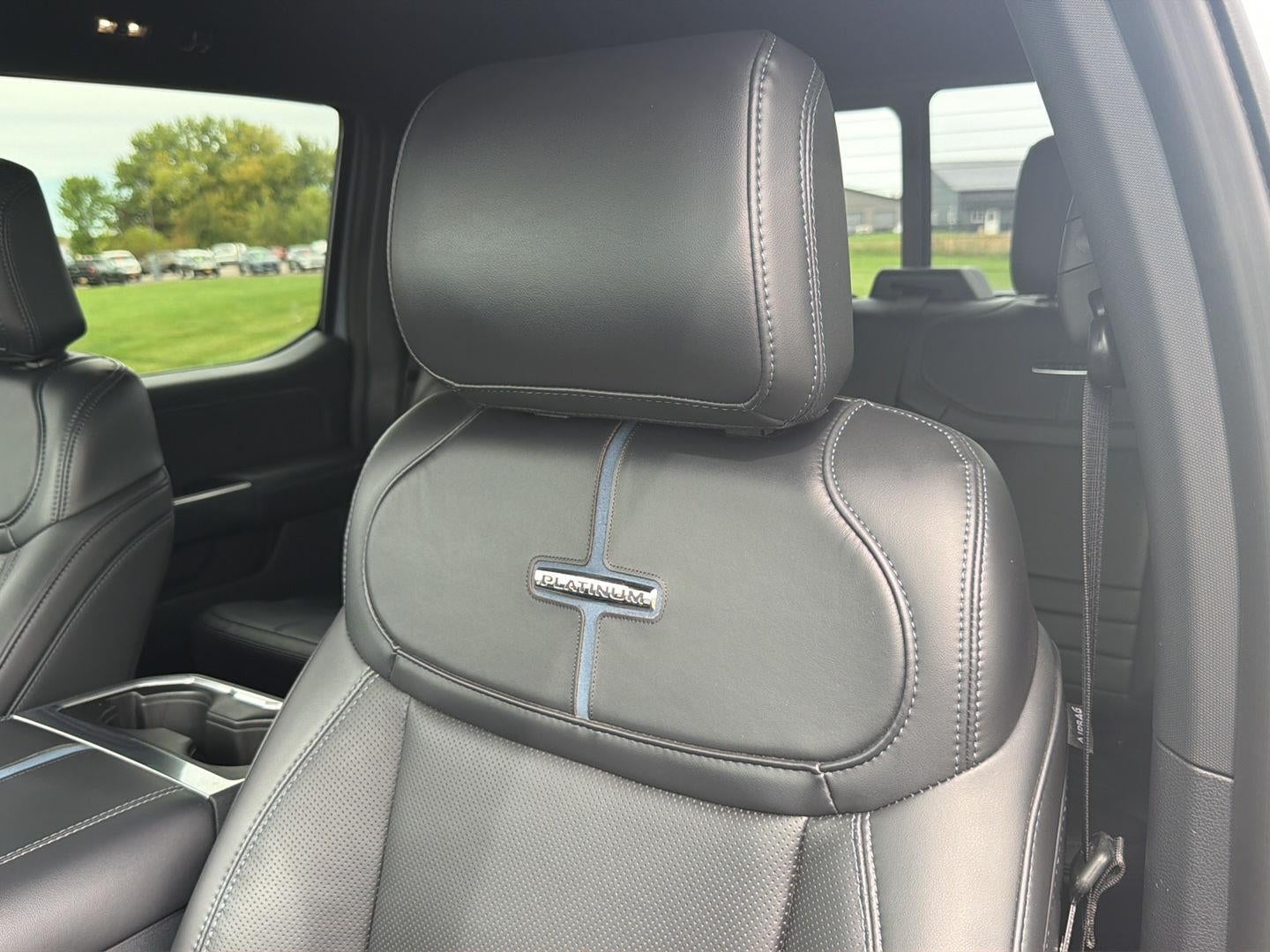 2025 Ford Super Duty F-350 SRW Platinum
