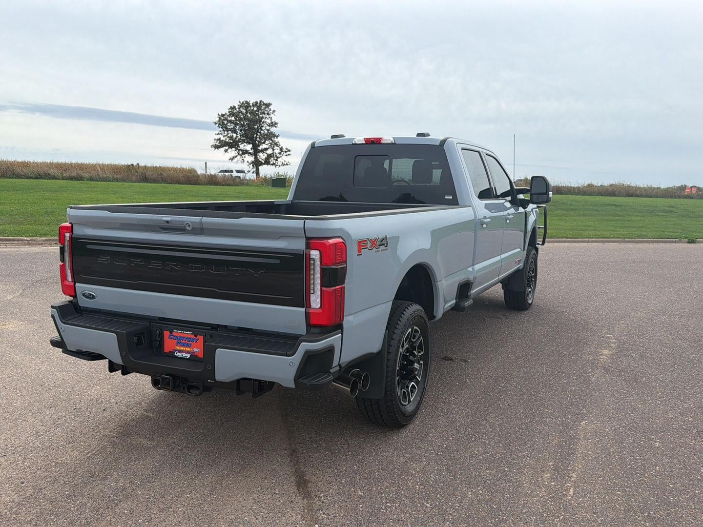 2025 Ford Super Duty F-350 SRW Platinum