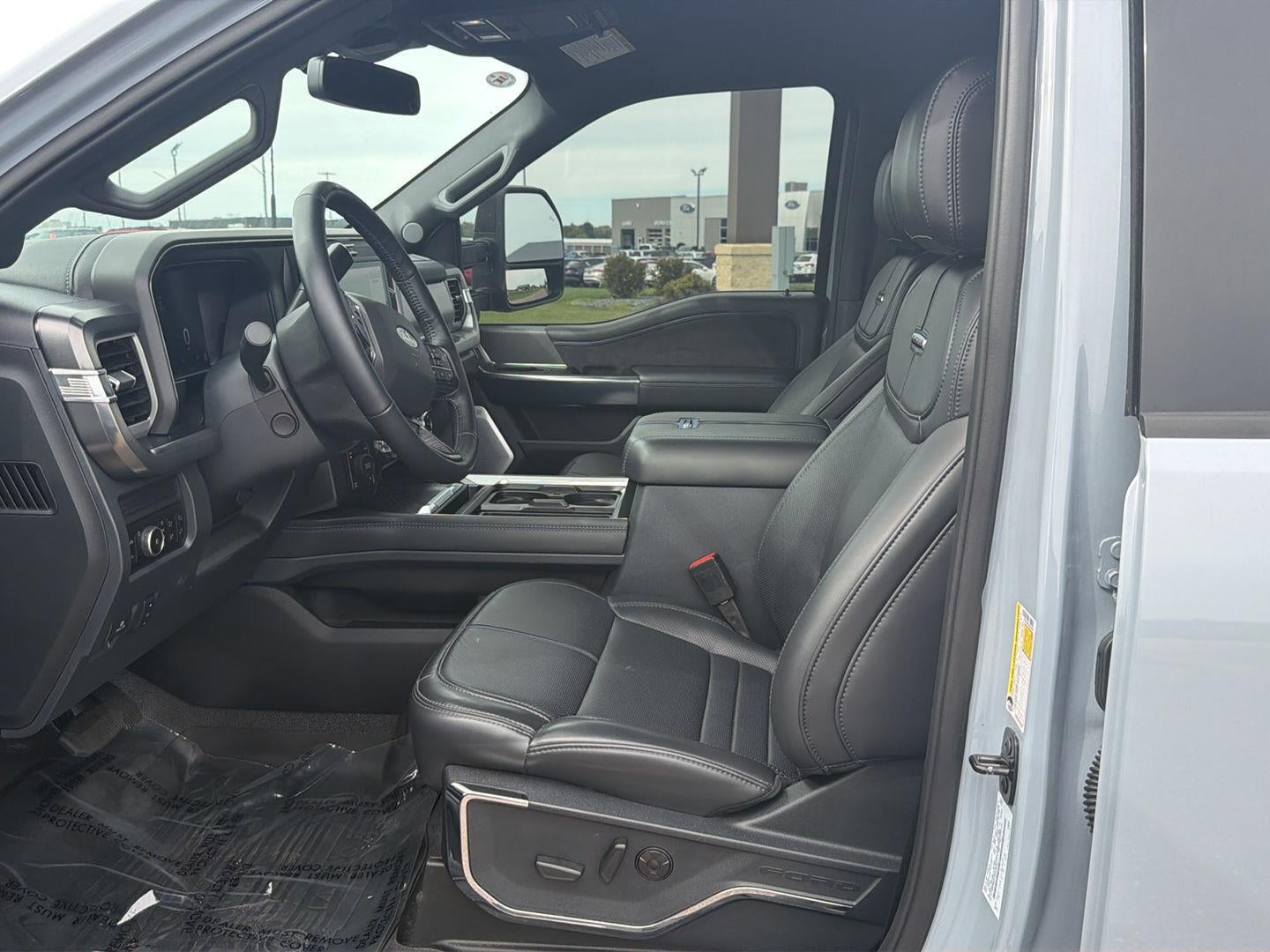 2025 Ford Super Duty F-350 SRW Platinum