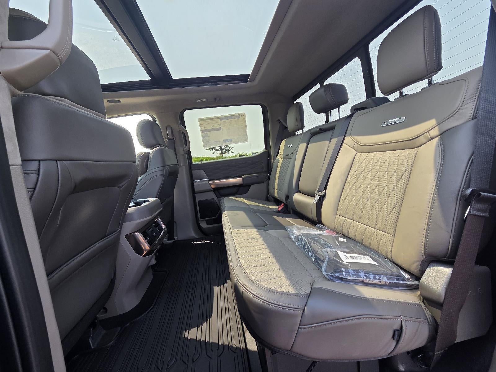 2026 Ford Super Duty F-350 SRW Platinum